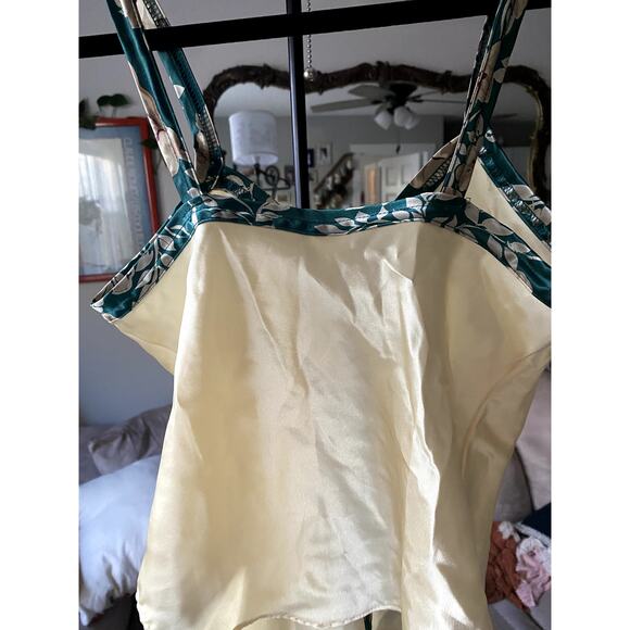 1990's Vintage Silky Butter Yellow Cami Small Slip Slouchy Slinky Bella Feminine - Picture 4 of 4